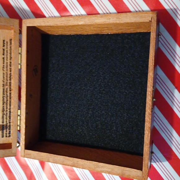 Vintage Cigar box purse - Picture 7 of 13